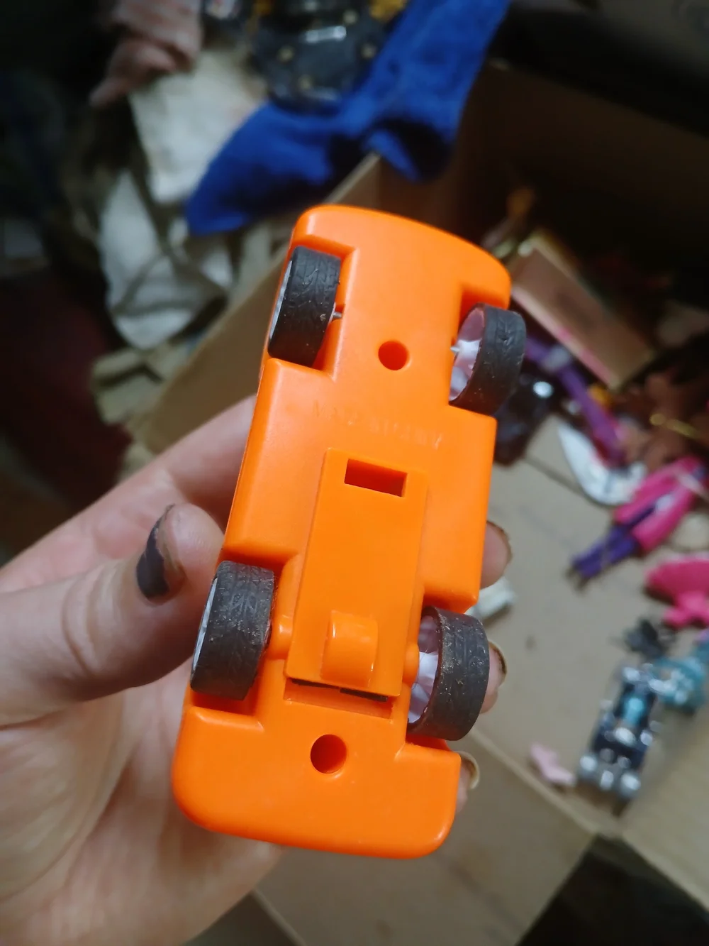 Mee Mee Intelligent School Bus, an educational and friction-powered toy